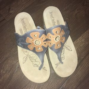 Josef Seibel 37 appliqué flower thong sandal